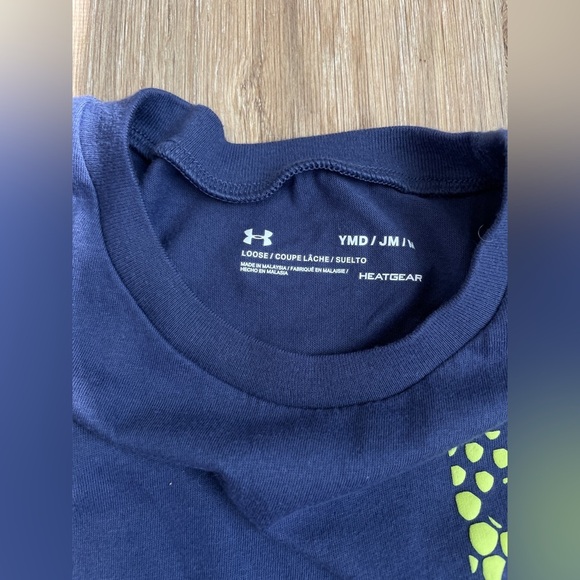 Under Armour T-Shirt youth medium excellent used condition - Picture 3 of 5